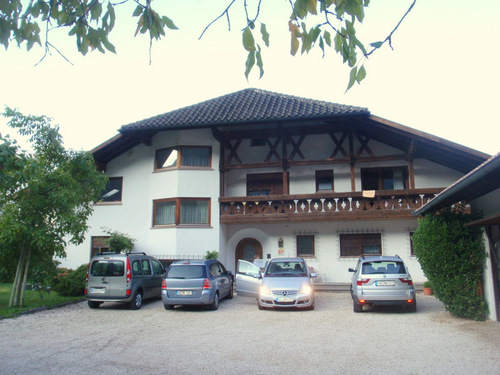 The front of the Apfel Obstgarten [Apple Orchard] Pension.